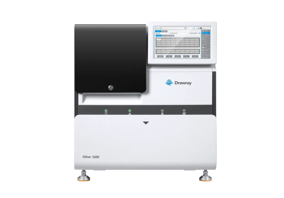 Analyseur d'immunoanalyse iStar 500, vue de face avec le tiroir à échantillons ouvert